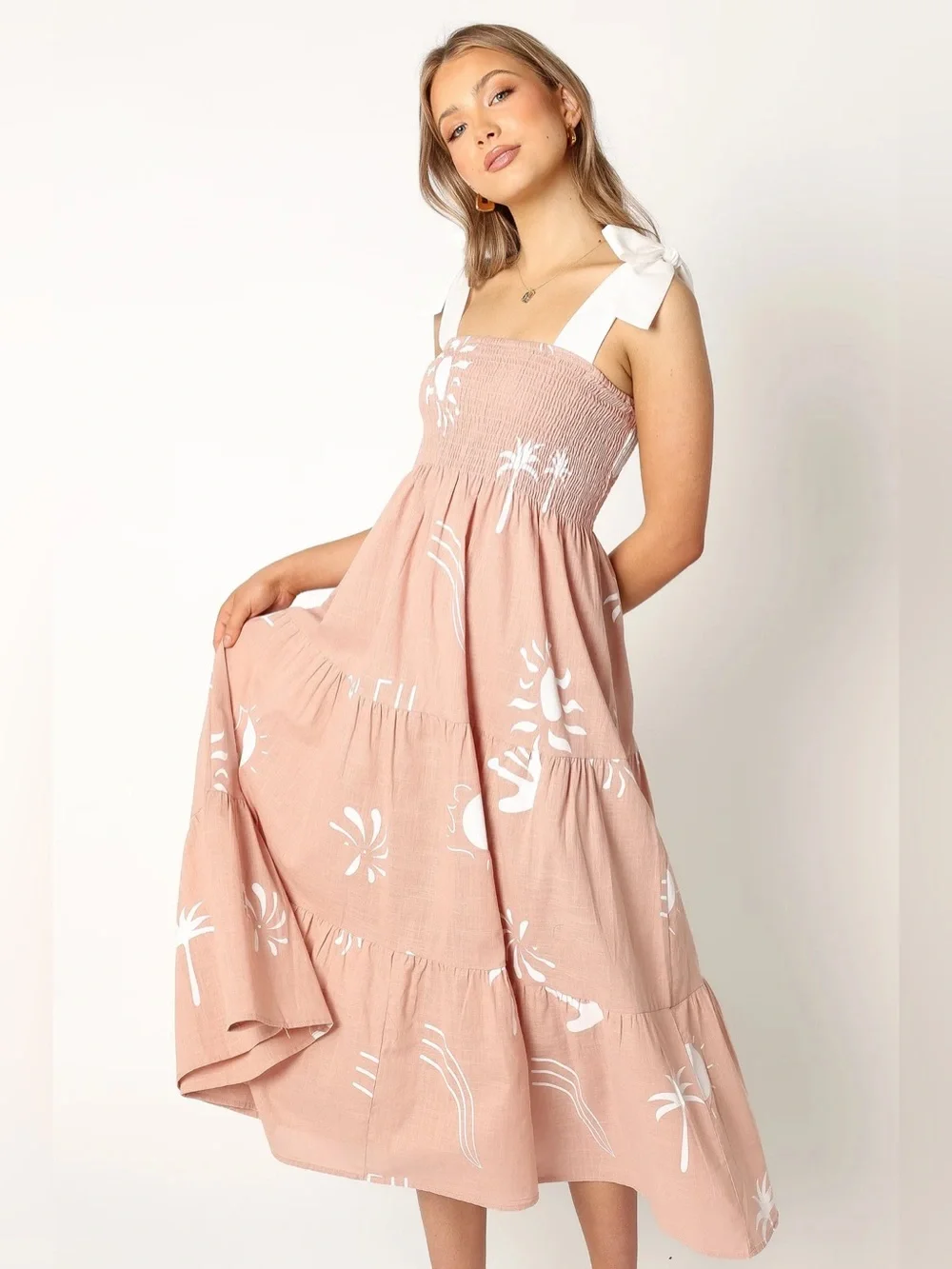 Petal & Pup Sarelle Midi Dress Tan Blush Tropical Print Size M NWT - Picture 2 of 12